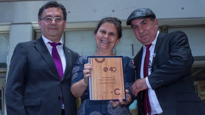 Académica Jadille Mussa es galardonada con el premio Vocería Finarq 2022