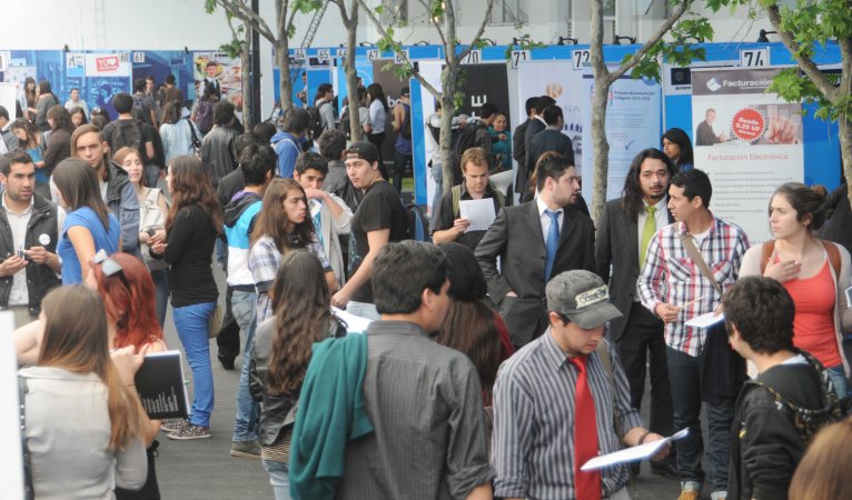 1ª Feria laboral de la Universidad Central, éxito de postulaciones y cupos laborales