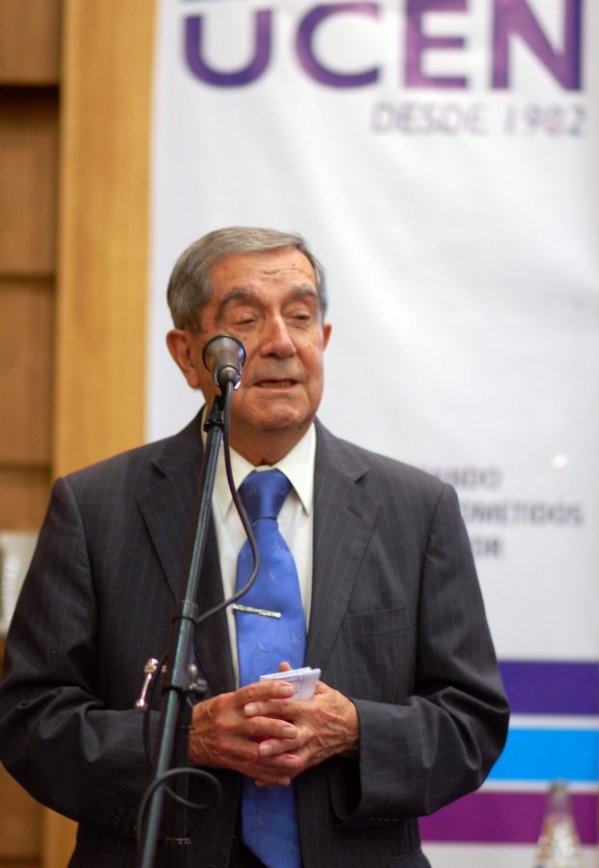 Ángel Bates, director de Cultura y Extensión de la Universidad Central.