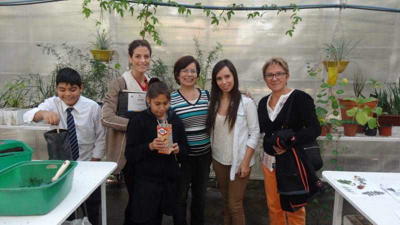 Escolares de Lo Barnechea aprenden sobre flora nativa en visita a Escuela de Arquitectura del Paisaje