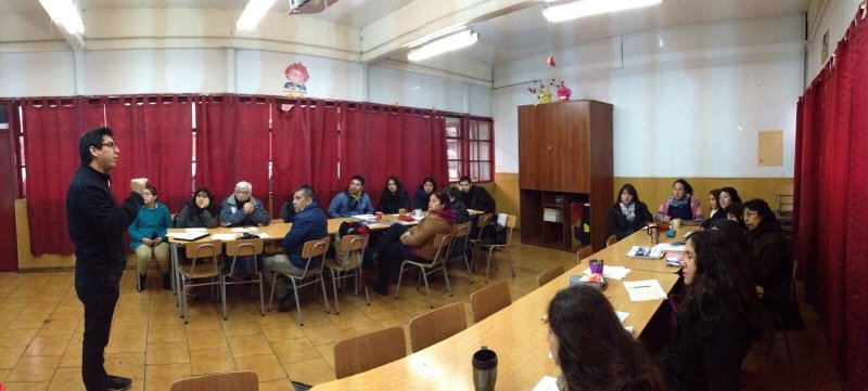 Director de Biología participó en Curso-Taller para profesores de educación básica de Cerro Navia