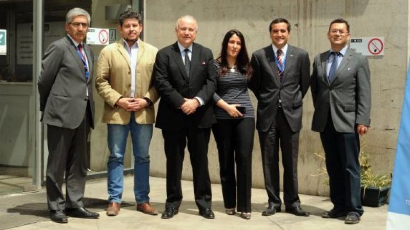Rector Santiago González Larraín reinauguró Centro Deportivo