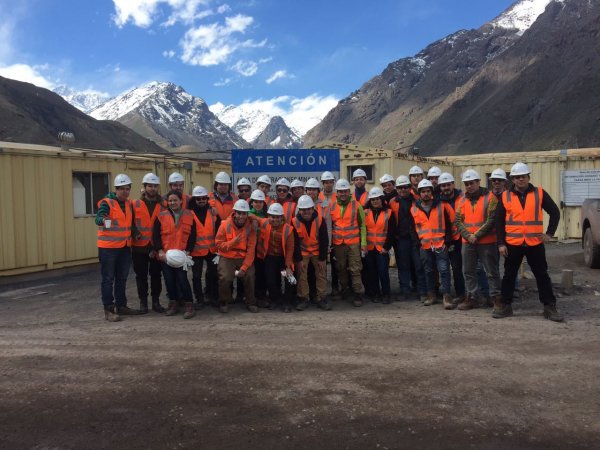 Alumnos de TNS en Minería visitaron mina La Perla