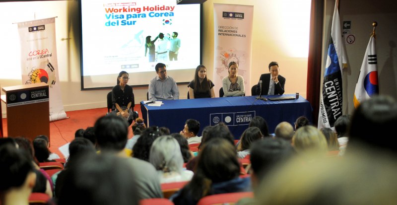 Programa “Working Holiday: visa para Corea del Sur” visitó la UCEN