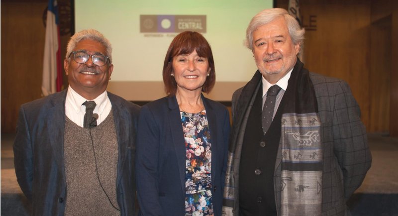 Premio Nacional de Arquitectura expuso en inauguración del Año Académico FAUP