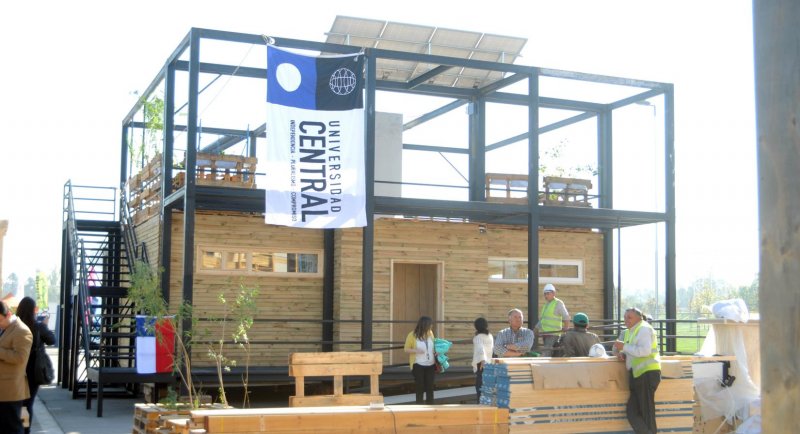 Estudiantes FAUP exponen en la Villa Solar proyecto de vivienda social sustentable Módulo Tendal