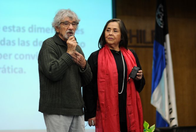 Dr. Humberto Maturana y Ximena Dávila compartieron su visión sobre Educación en la Universidad Central