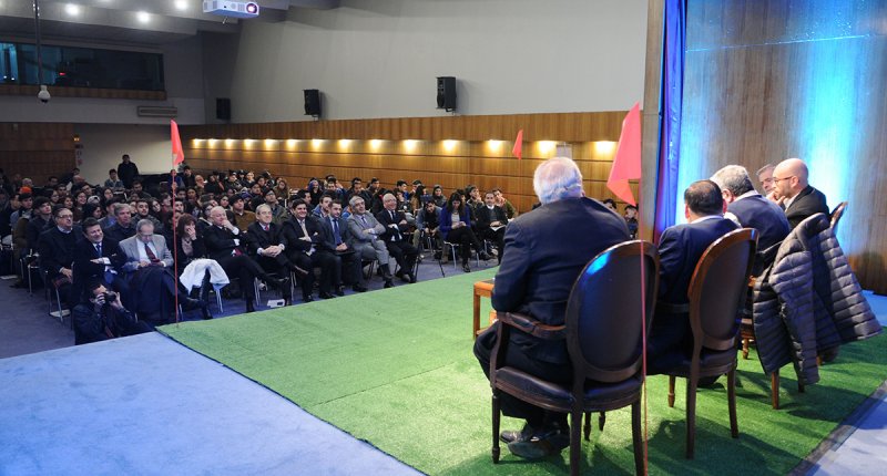 Rostros del periodismo deportivo debatieron sobre la selección en la Universidad Central