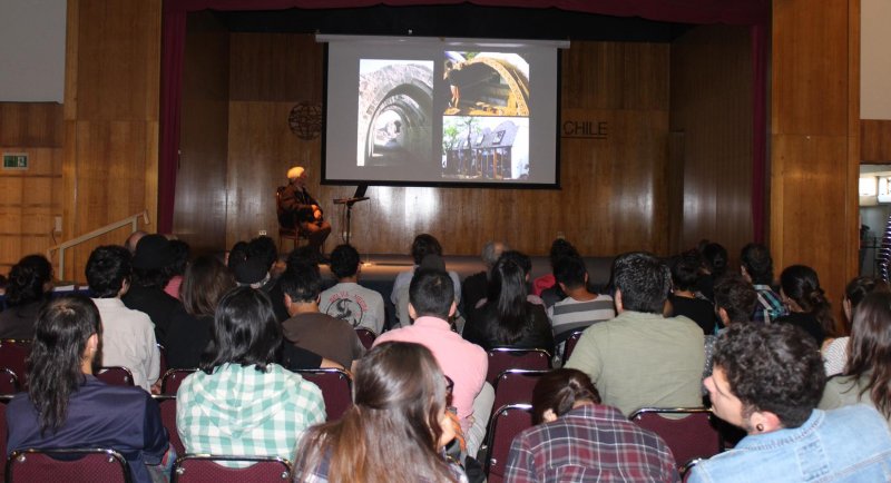 Experto internacional en bioconstrucción ofreció charla sobre arquitectura sustentable