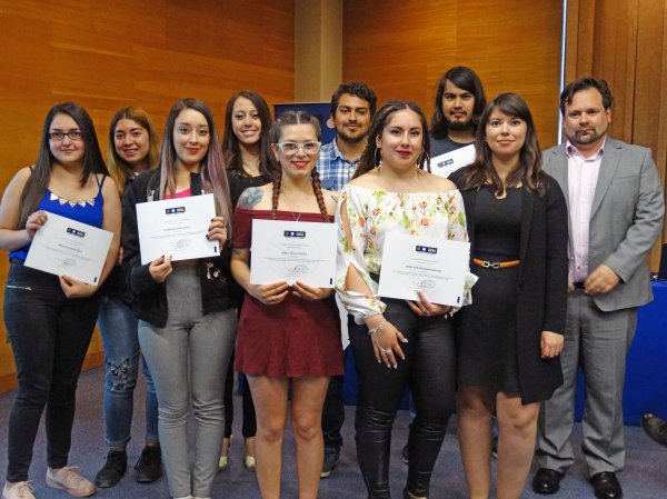 Facultad de Gobierno celebra su ceremonia anual de premiación a estudiantes destacados