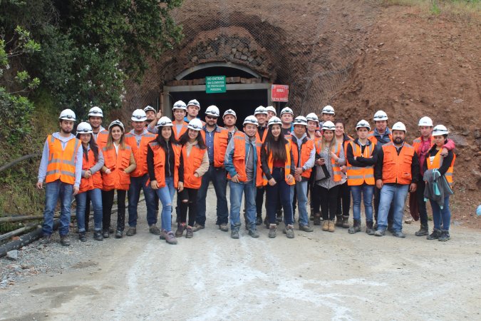 Estudiantes de TNS en Minería realizan visita a la mina La Palmera