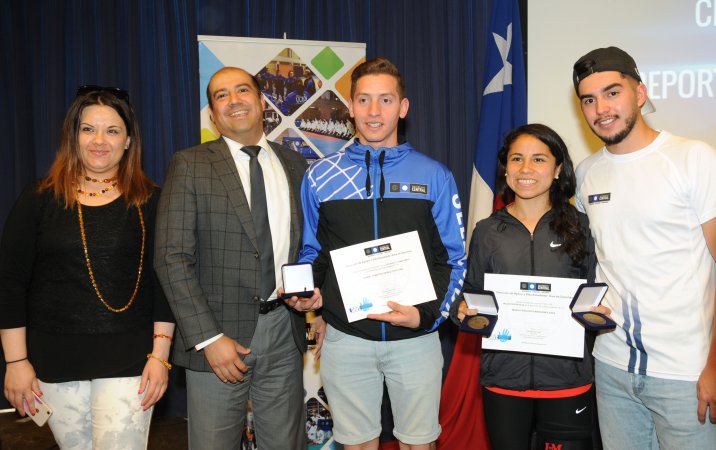 Deportistas de Carreras Técnicas son galardonados en Premiación de Deportistas UCEN 2017