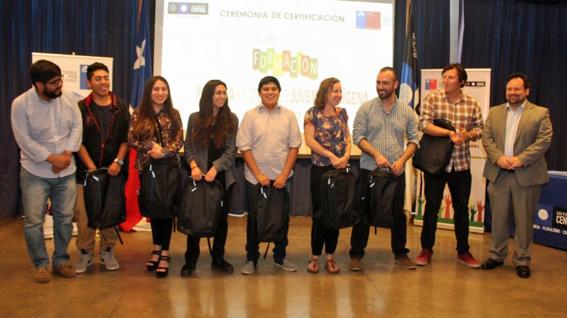 Líderes Juveniles Indígenas recibieron certificados y notebooks en los Talleres de Formación Política