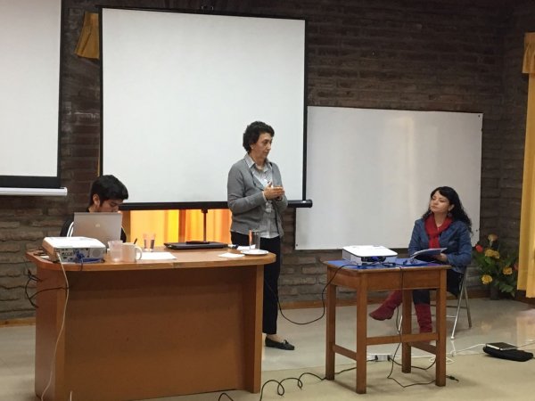 Académica FACSO participó en jornada de trabajo de jefaturas sociales en Fundación Paréntesis