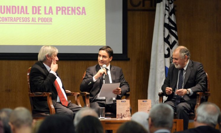 Presentación de Libro Histórico sobre Periodismo inauguró el Año Académico de la Facultad de Comunicaciones