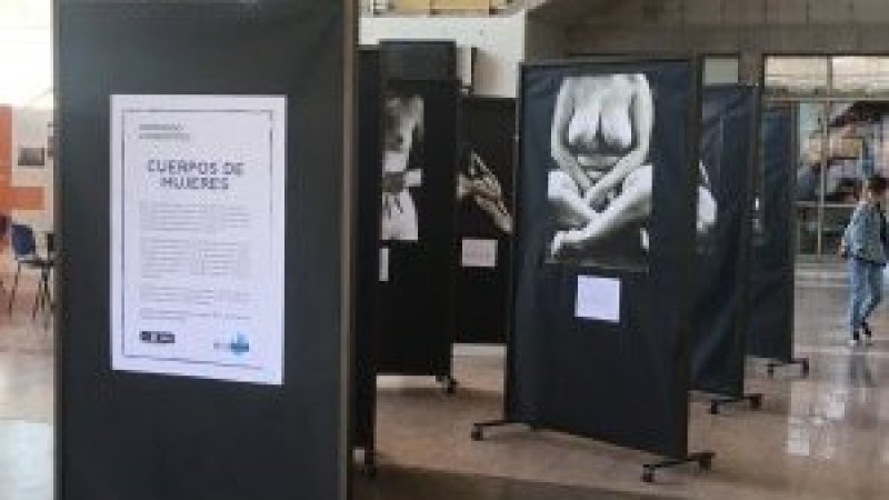 Muestra fotográfica ‘Rompiendo estereotipos: Cuerpos de mujeres’ llegó a la Universidad Central