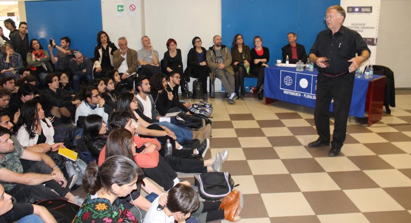 Destacado arquitecto internacional Jan Gehl se presentó en la FAUP