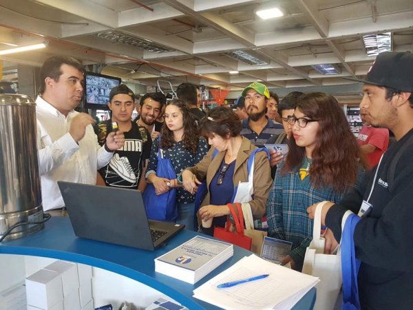 Estudiantes de TNS en Construcción visitan feria del Centro Ferretero Caupolicán