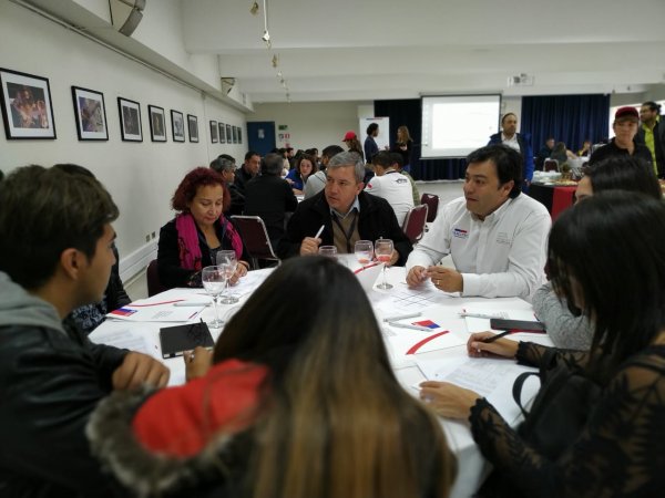 Emprendedores comparten experiencias en segundo meetup del Centro de Negocios Independencia de Sercotec operado por la Universidad Central
