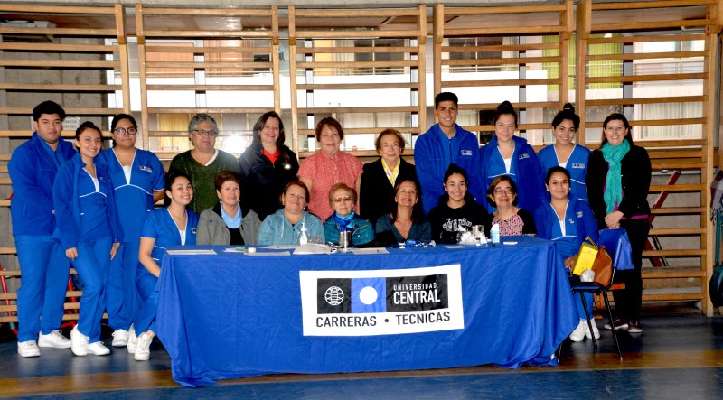 Estudiantes de TNS en Enfermería realizan control de salud EMPA en adultos mayores