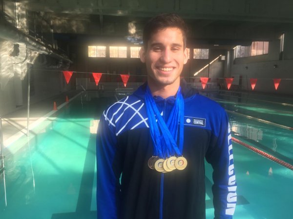 Victorioso debut de centralino en Zonal de Natación LDES