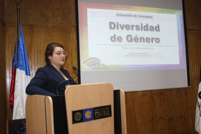 Inauguración de exposición artística “Bajo el Arcoíris” y conversatorio visibilizan temática de población LGTBQ+