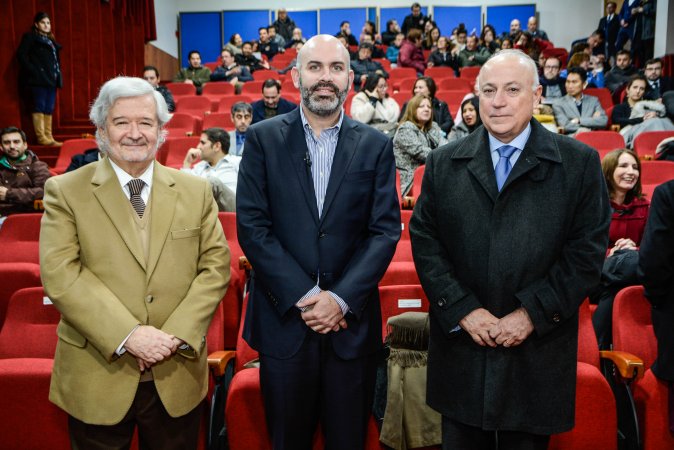 Roberto Izikson inauguró año académico de postgrados U.Central