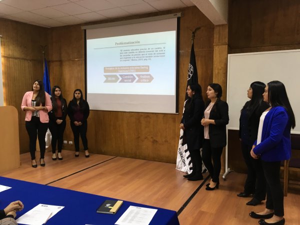 Estudiantes de Pedagogía en Educación Diferencial presentan avances de sus investigaciones educativas