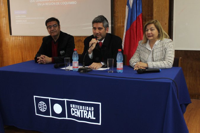 Invitados a seminario analizan desde el turismo y la ciencia los desafíos y oportunidades que generará el Eclipse Solar en la región