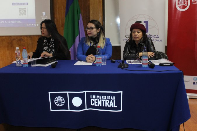 Docentes de la Facultad de Derecho y Humanidades realizan charla a funcionarios/as municipales sobre temática LGBT+