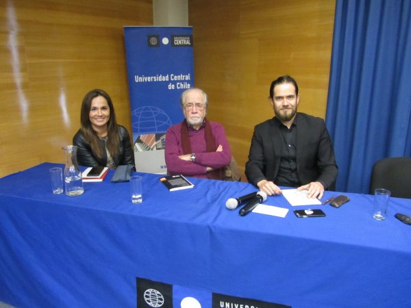 Coloquio sobre crisis de la institucionalidad política tuvo como protagonistas a Manuel Antonio Garretón y Gloria de la Fuente