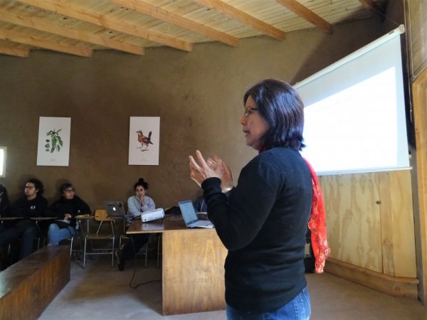 6° Feria Ambiental de Aculeo tuvo como expositora a académica de la Escuela de Arquitectura y Paisaje