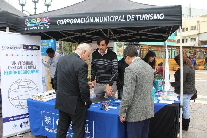 Carreras de ingeniería Ucentral Región de Coquimbo participan en la III feria de Electromovilidad y sustentabilidad