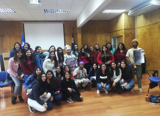 Estudiantes de la sede participan en taller y conversación sobre la cultura Candomblé