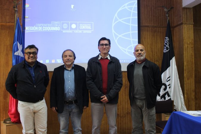 Alumnos de primer año de Ped. Ed. Física se desempeñan como árbitros en campeonato de fútsal “Max Planck”