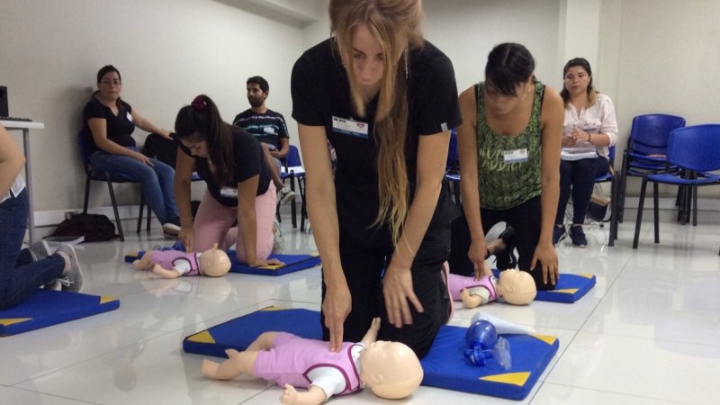 Directora de Centro de Simulación participa en destacado seminario de Enfermería