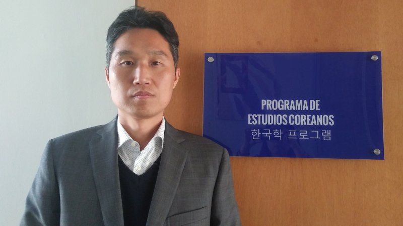 Director del Centro de Estudios Comparados de Corea colaborará como columnista en diario coreano