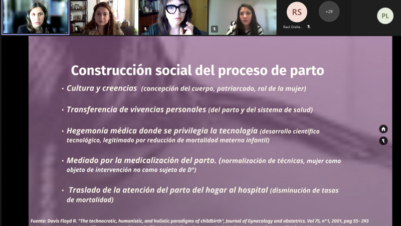 Revisa la charla feminista sobre violencia ginecobstetricia