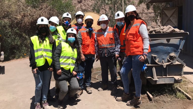 Estudiantes de Ingeniería Civil en Minas de UCEN R. Coquimbo visitaron proyectos regionales