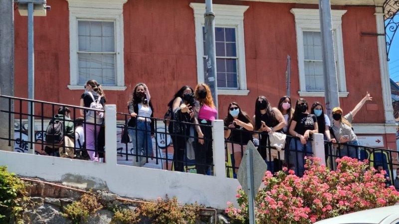 Estudiantes de la Escuela de Arquitectura y Paisaje visitaron Valparaíso para clase en terreno