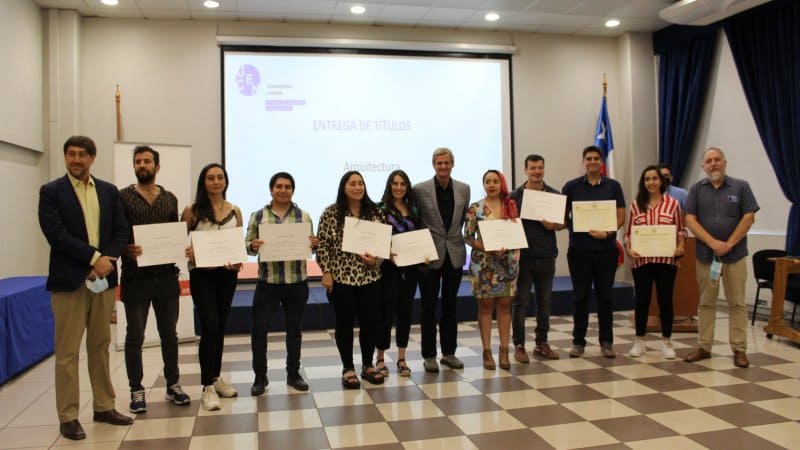 Estudiantes de Arquitectura recibieron sus diplomas de título