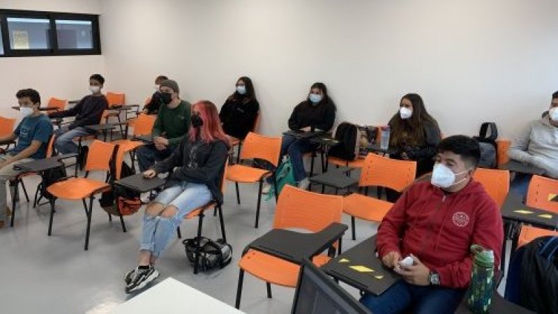 Unidad de Género y Diversidad RC realiza taller a estudiantes de 1º año de Administración Pública