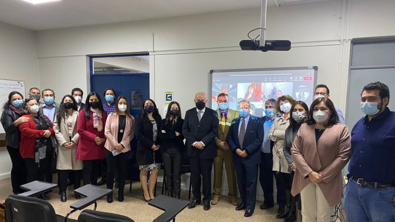 Rector Santiago González Larraín se reúne con autoridades de la Facultad de Ciencias de la Salud