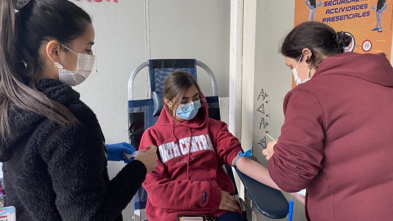 Exitosa campaña de donación de sangre reúne a más de 50 altruistas participantes