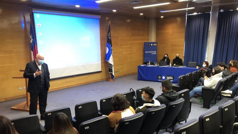 Rector se reunió con el consejo de las y los presidentes de los centros de estudiantes de la UCEN