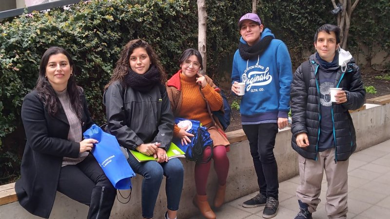 Estudiantes de Psicología, participan en proyecto I+D, junto académica de la carrera Dra. Mariela Andrades