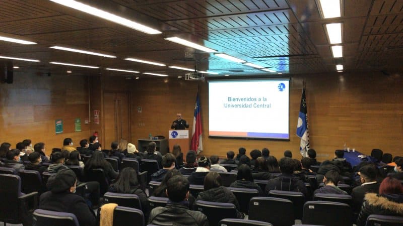 UCEN y SLEP Gabriela Mistral inician convenio de colaboración