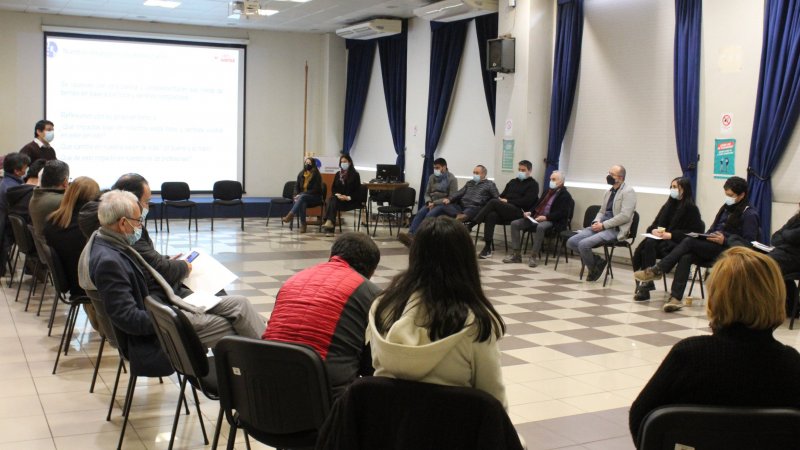 Miembros de la Escuela de Ingeniería participan de taller para mejorar el trabajo académico y administrativo