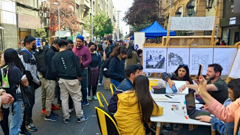 Académicos de la Finarq y estudiantes de arquitectura participan del Día Sin Auto