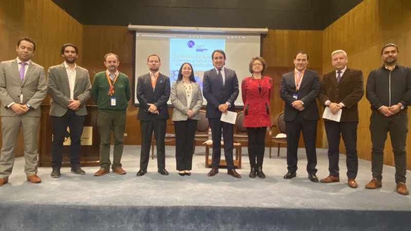 ¿Te lo perdiste? Revive el seminario de derechos laborales y salud mental